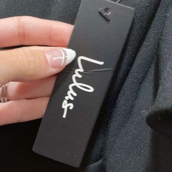 Midi black dress with ruffles from Lulu’s - Picture 4 of 10